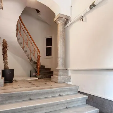 Historic Elegance With A Bosphorus Gaze Apartment