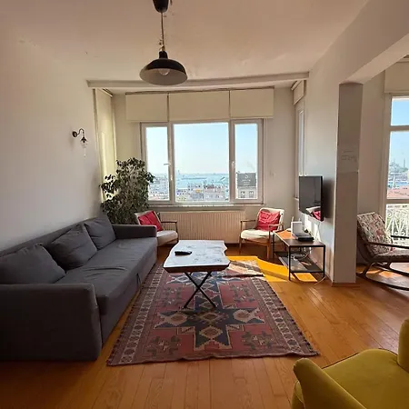 Historic Elegance With A Bosphorus Gaze Daire İstanbul