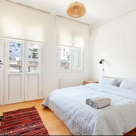 דירה Historic Elegance With A Bosphorus Gaze