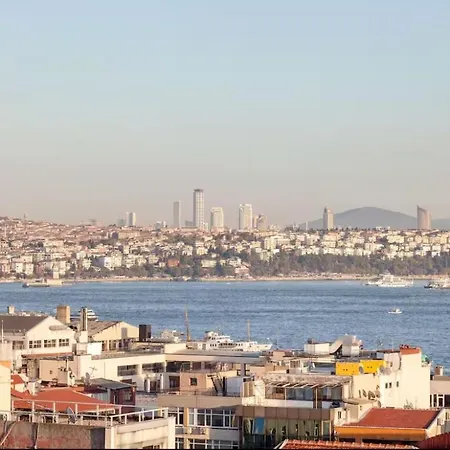 Historic Elegance With A Bosphorus Gaze Appartement